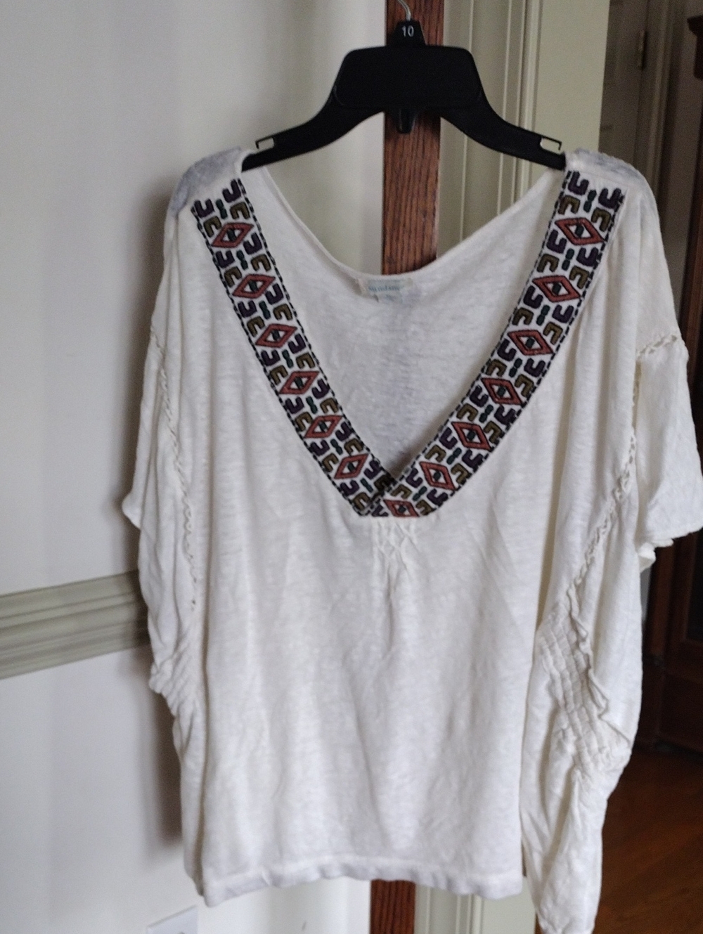 sundance boutique Off-White Tunic Top with Multicolor Embroidered V-Neck